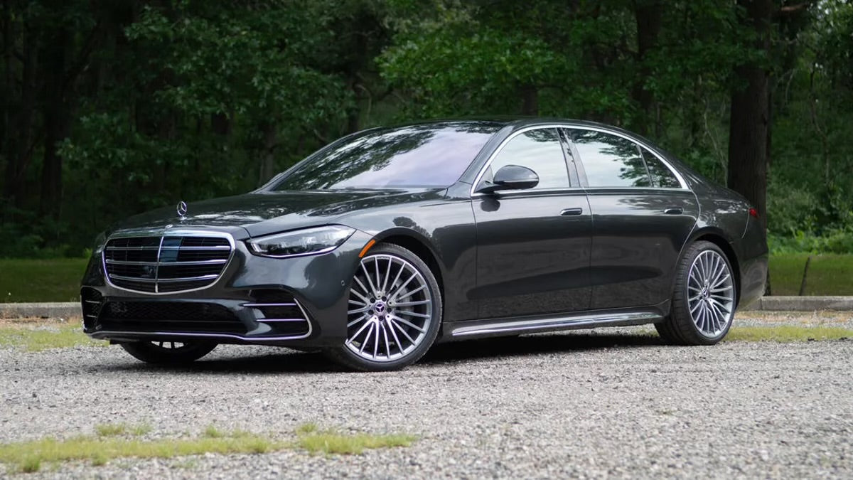 Mercedes S-Class - Hotel