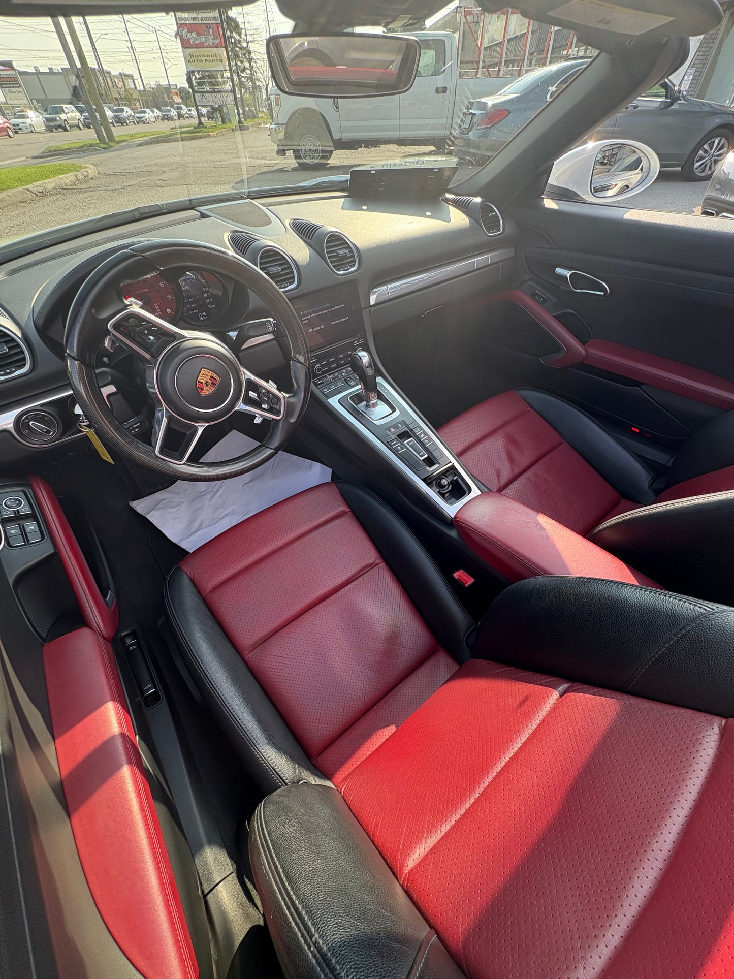 Porsche Boxster 718 - Hotel