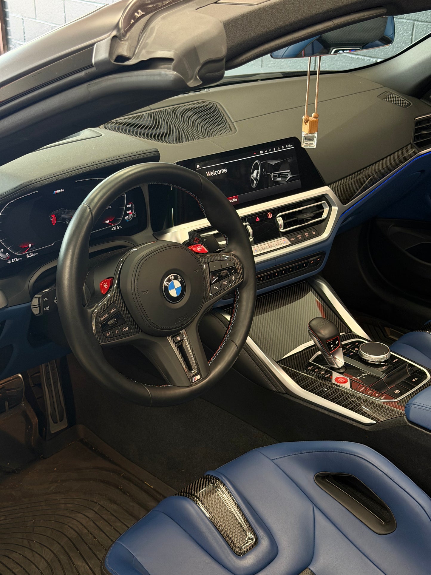 BMW M4 Competition (Frozen black)