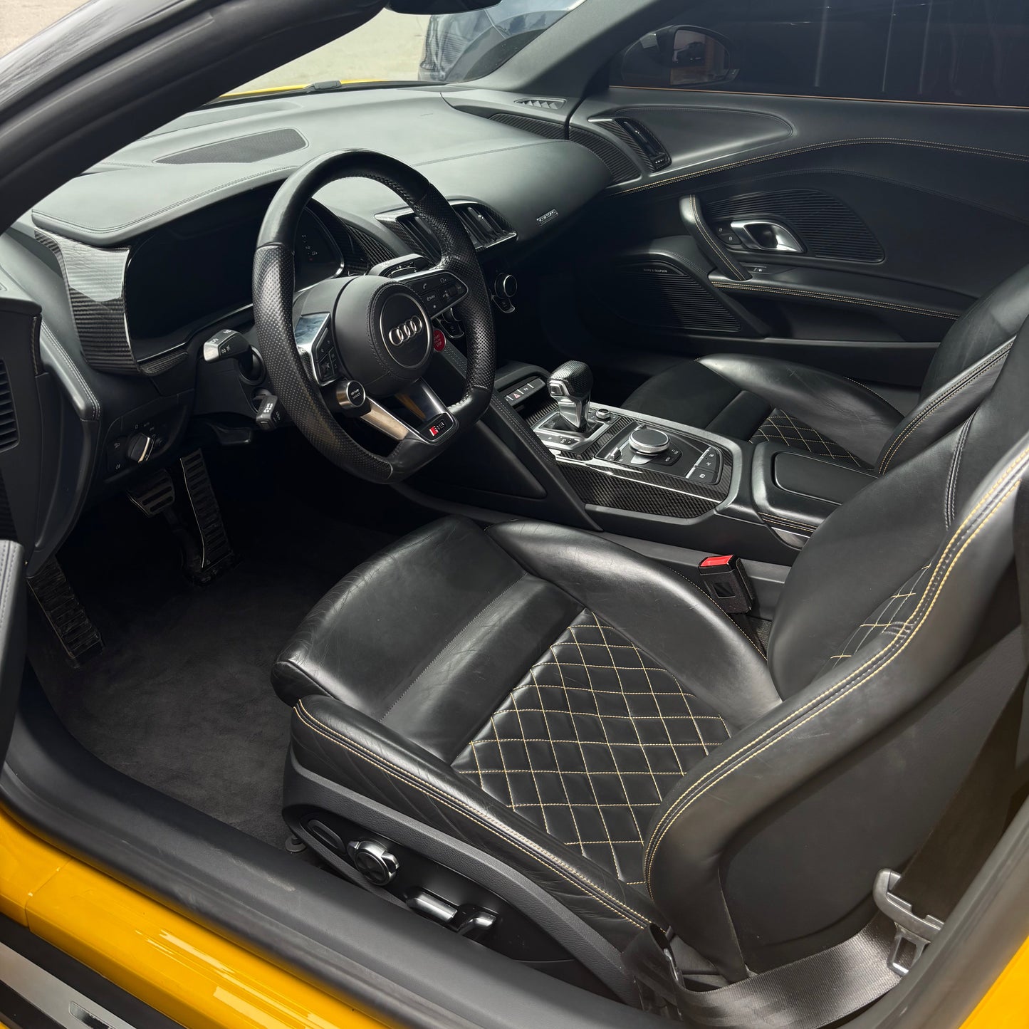 Audi R8 V10 Convertible