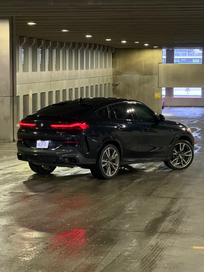BMW X6 M50I - Hotel