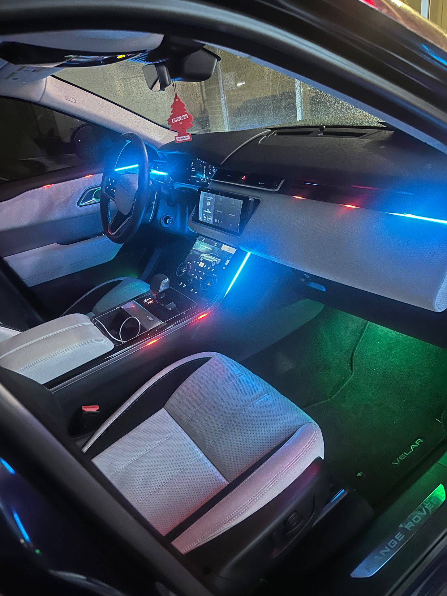 Range Rover Velar - Hotel