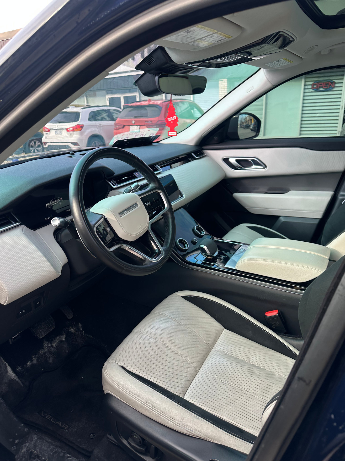 Range Rover Velar - Hotel